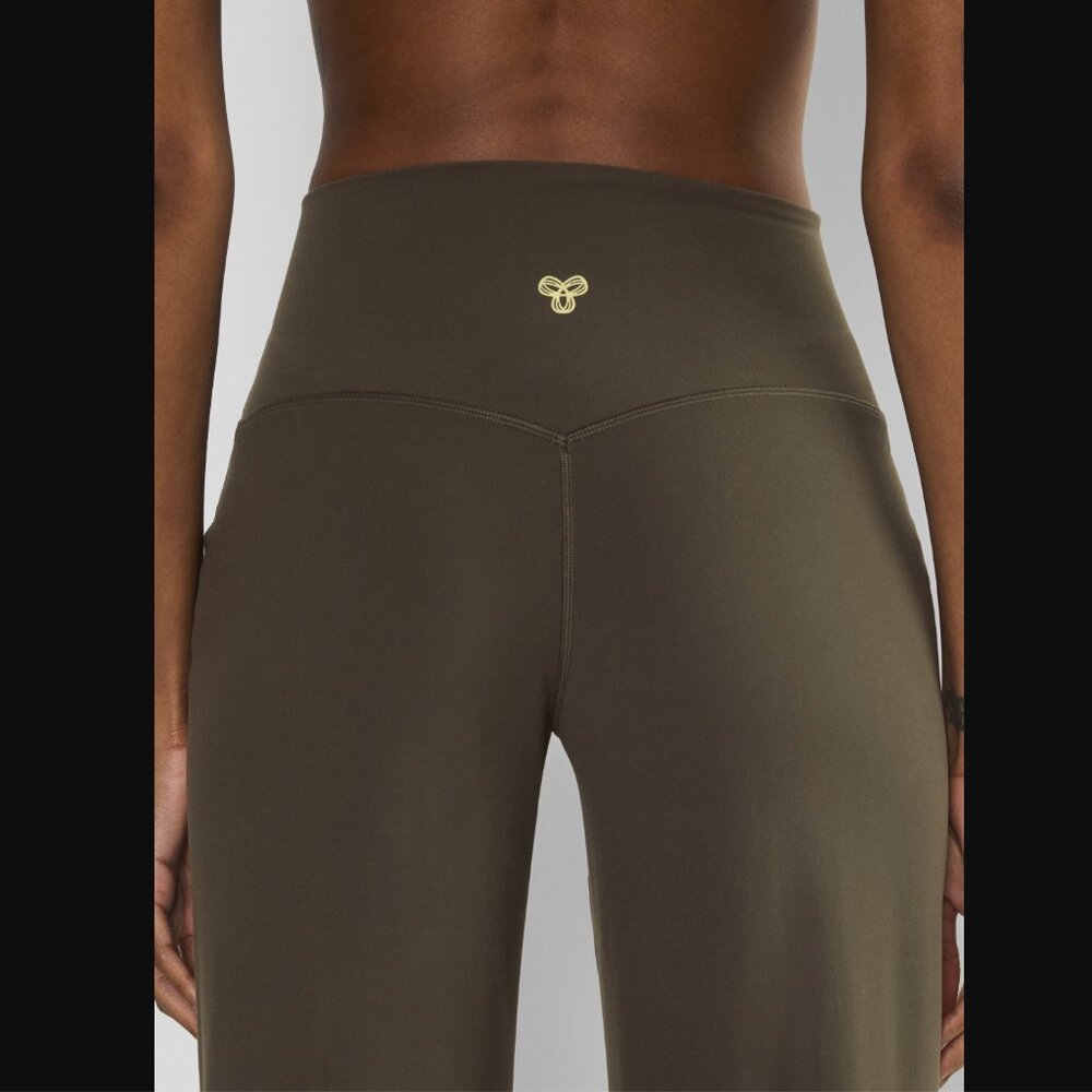 TNA ARITZIA X GOLDEN BUTTER Cheeky Asana Hi-Rise Wide Leg Pant Olive Green 8 - Picture 2 of 8